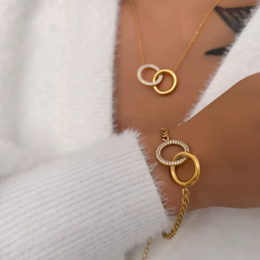 Eterna Link Circle Bracelet