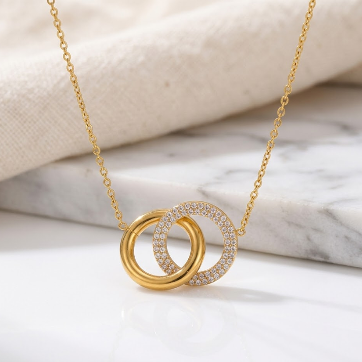 Eterna Link Circle Necklace