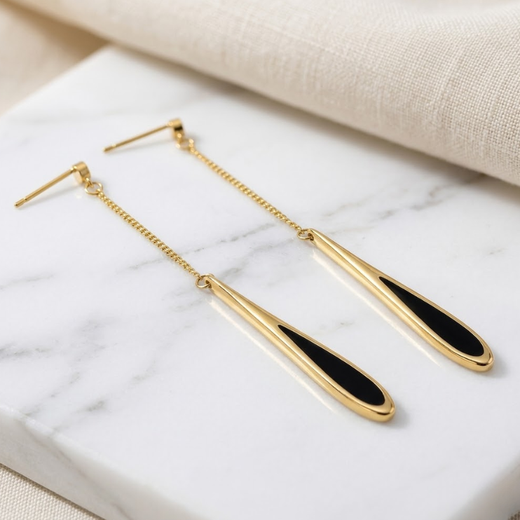 Noiréa Drop Earrings