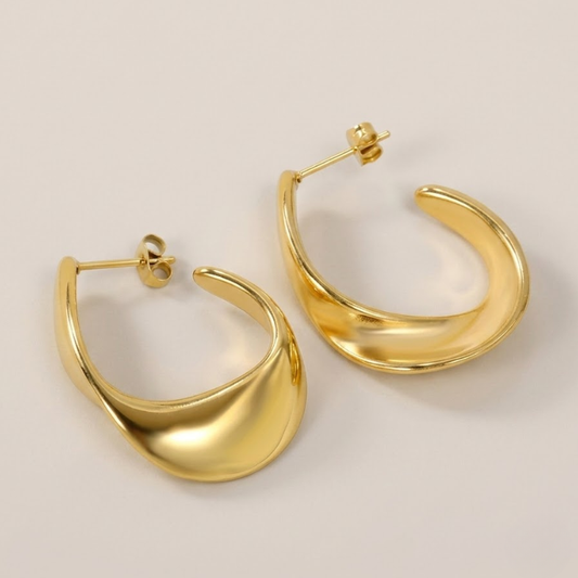 Aurelia Curve Earrings