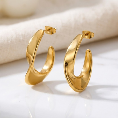 Aurelia Curve Earrings