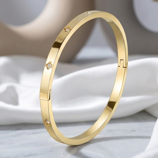 Elowen Clover Bangle
