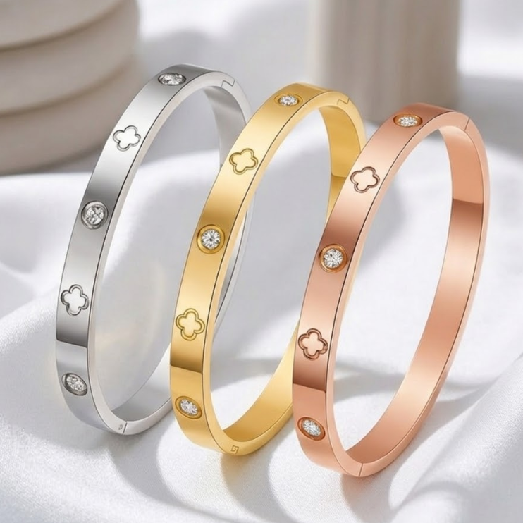 Elowen Étoile Clover Bangle
