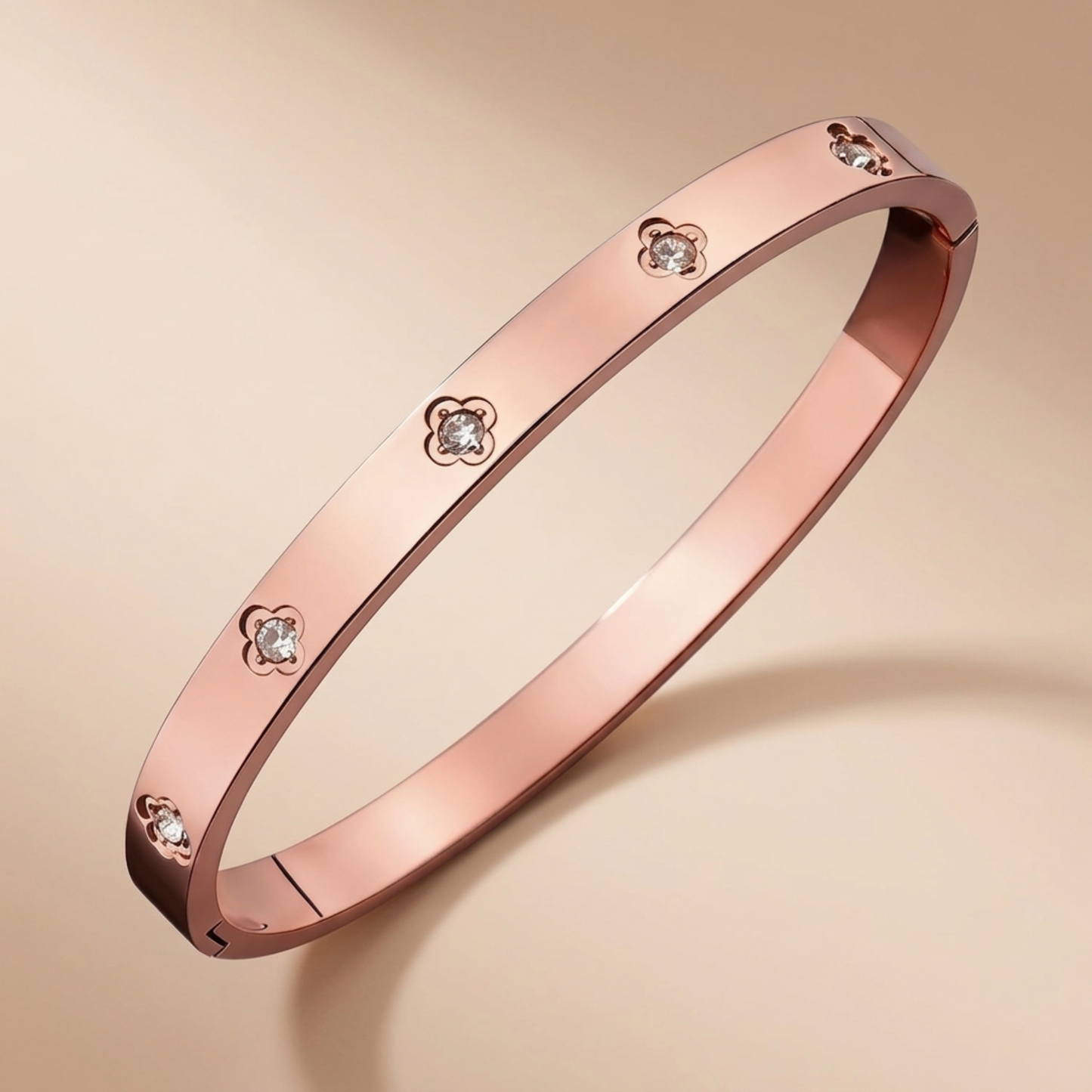 Elowen Clover Bangle