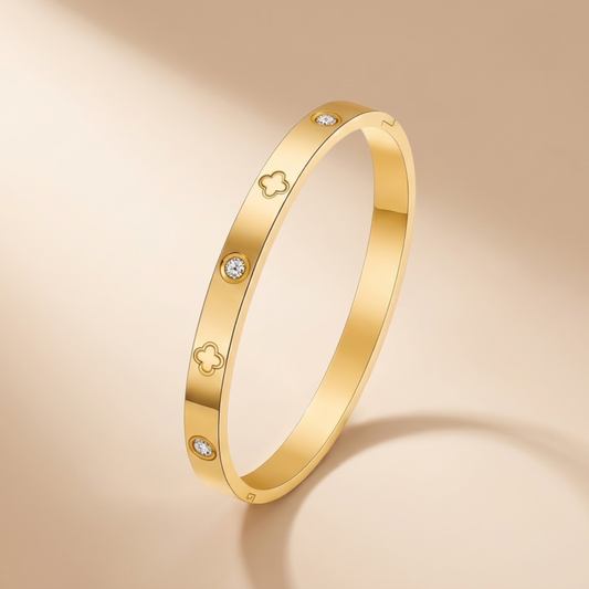 Elowen Étoile Clover Bangle