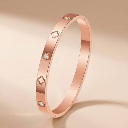 Elowen Étoile Clover Bangle