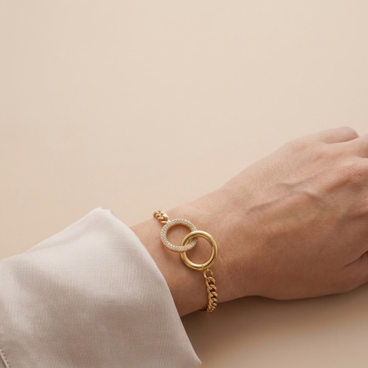 Eterna Link Circle Bracelet