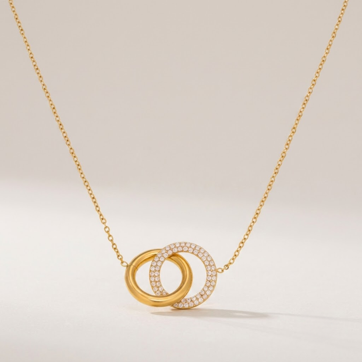 Eterna Link Circle Necklace