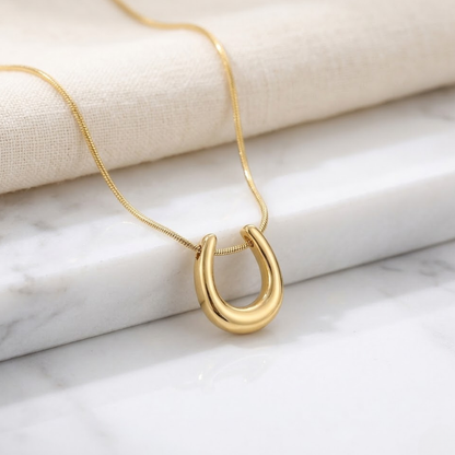 Horseshoe Inspired Curve Necklace