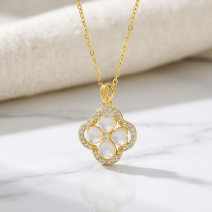 Lumière Clover Necklace