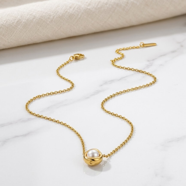 Pearléa Halo Necklace