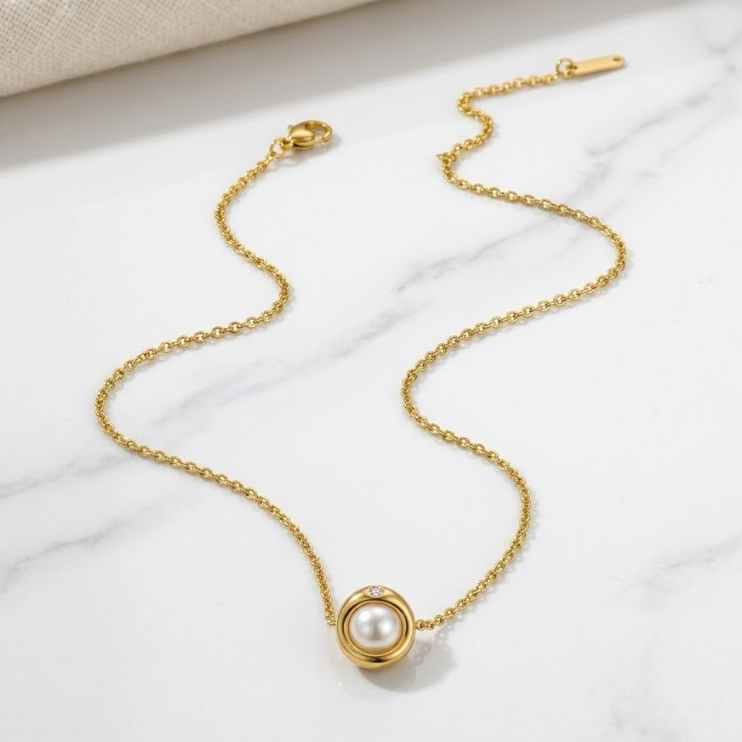 Pearléa Halo Necklace