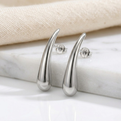 Solenne Sculpted Drop Earrings